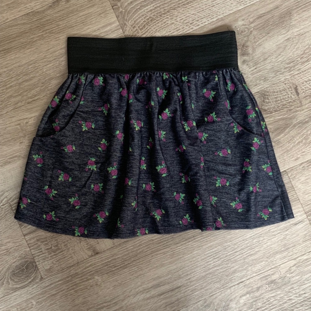 French Atmosphere - Rose Pattern Mini Skirt 🌹